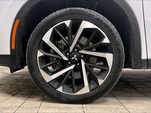 Used 2024 Mitsubishi Outlander SE image 7