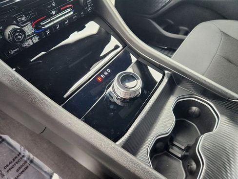 New 2025 Jeep Grand Cherokee Laredo X w/ Luxury Tech Group I AWD/4WD image 17