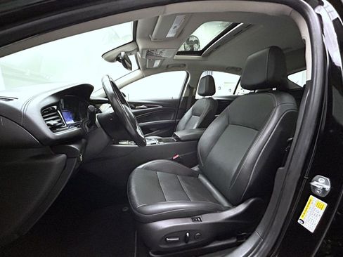 Used 2018 Buick Regal Essence w/ Driver Confidence Package #1 image 10