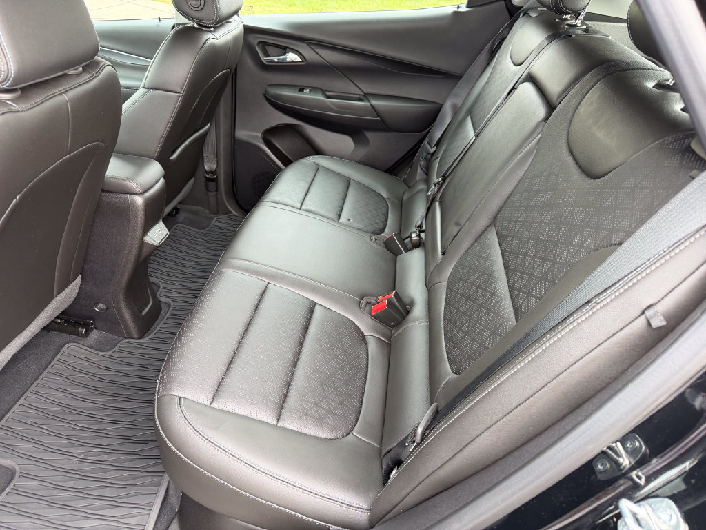 Used 2023 Chevrolet Bolt LT w/ Infotainment Package FWD image 20