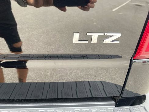 Used 2025 Chevrolet Silverado 1500 LTZ AWD/4WD image 17