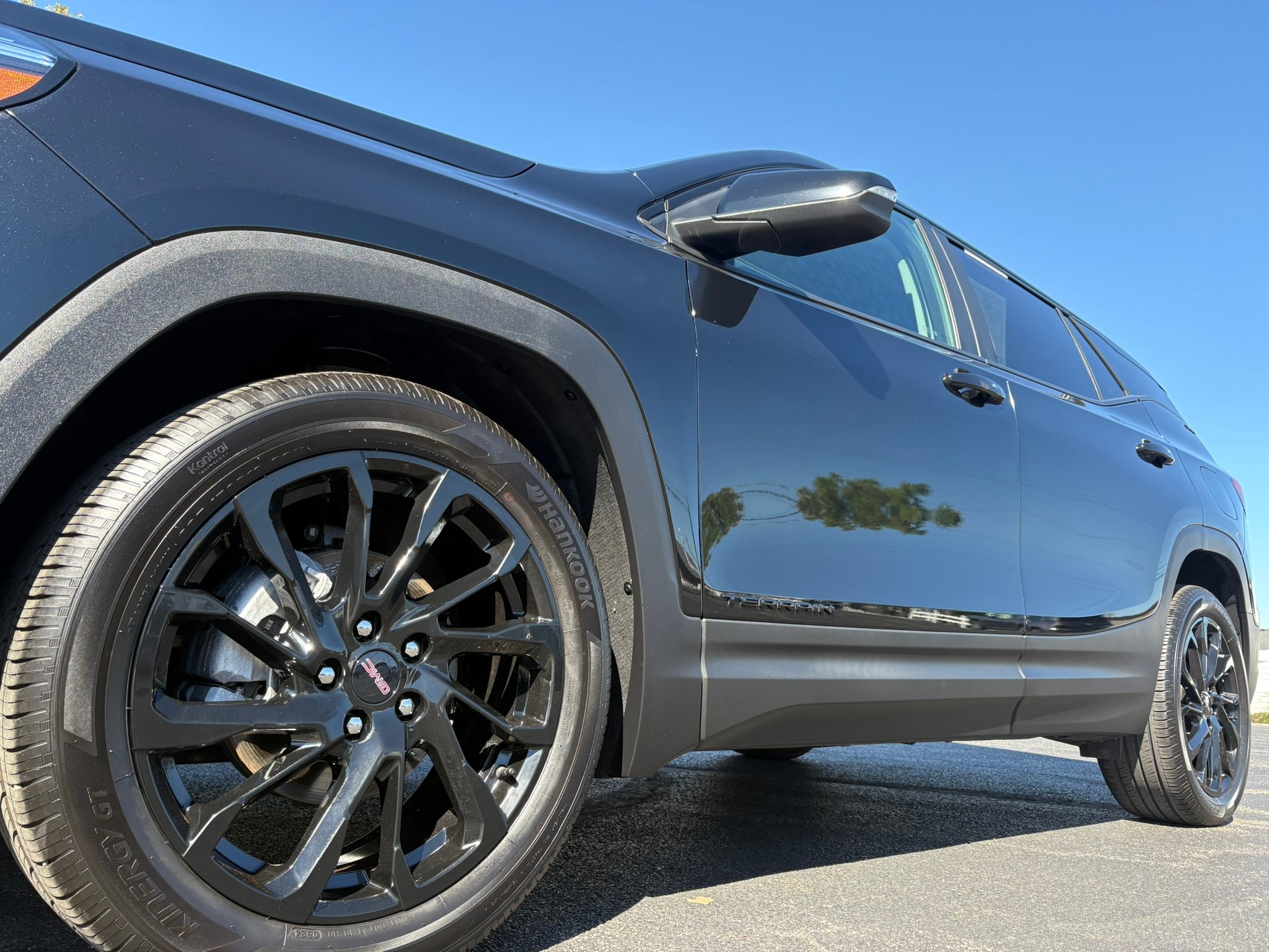 Used 2023 GMC Terrain SLE w/ Driver Convenience Package FWD image 5