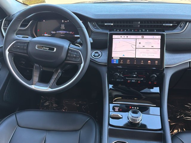 Used 2023 Jeep Grand Cherokee Limited w/ Black Appearance Package AWD/4WD image 20