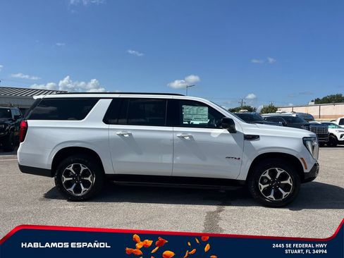 New 2026 GMC Yukon XL AT4 AWD/4WD image 8