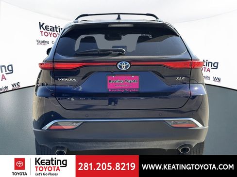 Certified 2024 Toyota Venza XLE image 6