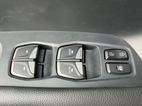 Used 2018 Hyundai Santa Fe Sport 2.0T FWD image 16