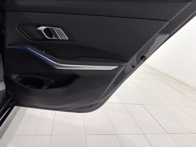 Used 2021 BMW 330i xDrive Sedan w/ Driving Assistance Package AWD/4WD image 21