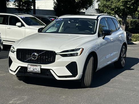 Certified 2025 Volvo XC60 T8 Core w/ Protection Package Premier image 8