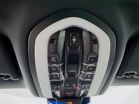 New 2026 Porsche Macan S image 14