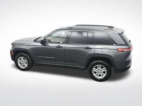 Used 2024 Jeep Grand Cherokee Laredo RWD image 30