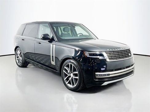 Used 2025 Land Rover Range Rover Long Wheelbase SE image 3