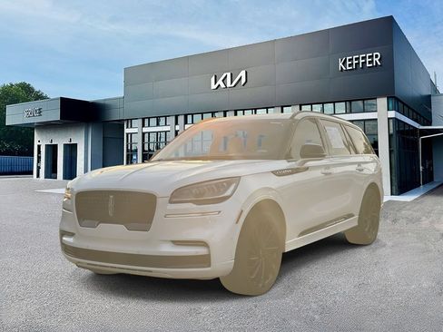 Used 2024 Lincoln Aviator Reserve w/ Equipment Group 201A AWD/4WD image 4