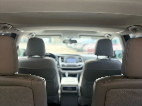 Used 2015 Toyota Highlander Limited Platinum image 34