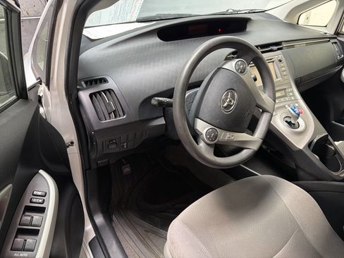 Used 2012 Toyota Prius Two FWD image 3
