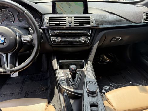 Used 2016 BMW M4 Convertible image 12