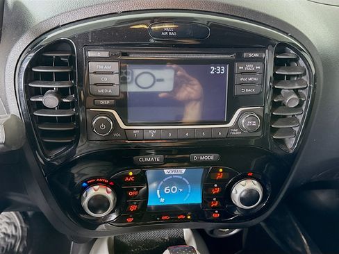 Used 2017 Nissan Juke SV image 18