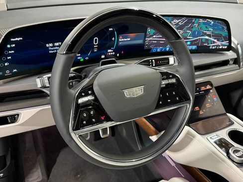 New 2026 Cadillac Vistiq Luxury image 15