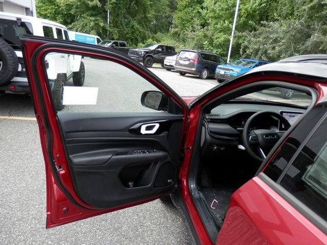 New 2026 Jeep Compass Limited w/ Sun, Sound & Navigation Group AWD/4WD image 12