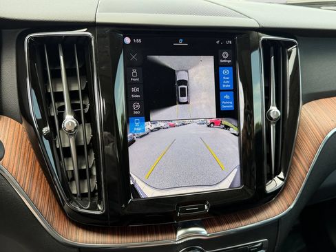 Certified 2024 Volvo XC60 B5 Plus w/ Protection Package Premier AWD/4WD image 22