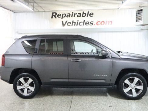 Used 2017 Jeep Compass High Altitude FWD image 4