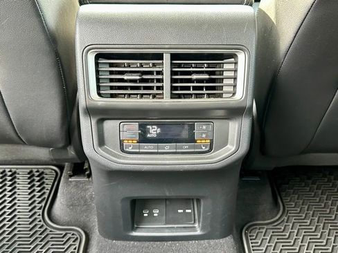 Used 2024 Volkswagen Atlas SEL Premium R-Line image 19