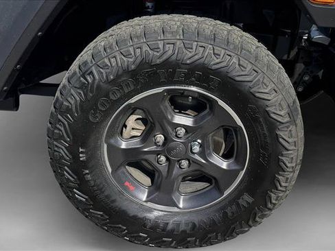 Used 2021 Jeep Gladiator Rubicon w/ Cold Weather Group AWD/4WD image 9