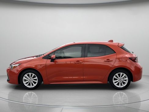 Used 2023 Toyota Corolla SE w/ SE Premium Package FWD image 5