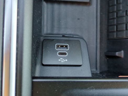 Used 2025 Ford Expedition Active RWD image 23