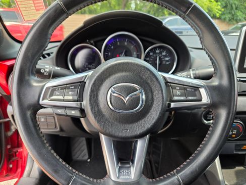 Used 2016 MAZDA MX-5 Miata Club RWD image 17