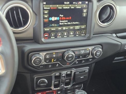 Used 2019 Jeep Wrangler Unlimited Rubicon image 24