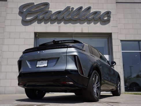 Used 2024 Cadillac Lyriq Tech image 4