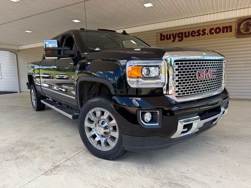 Used 2016 GMC Sierra 2500 Denali w/ Duramax Plus Package AWD/4WD image 2