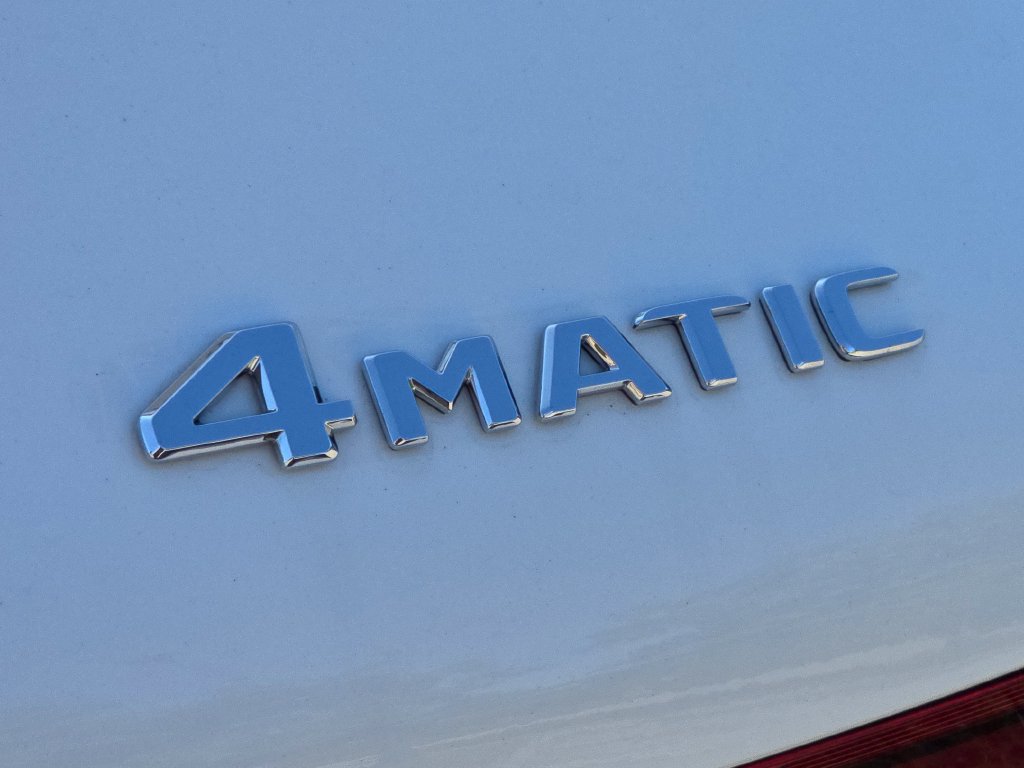 Used 2020 Mercedes-Benz GLC 300 4MATIC image 5