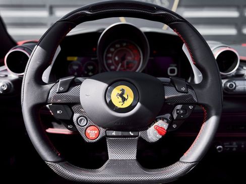 Used 2022 Ferrari F8 Tributo RWD image 57