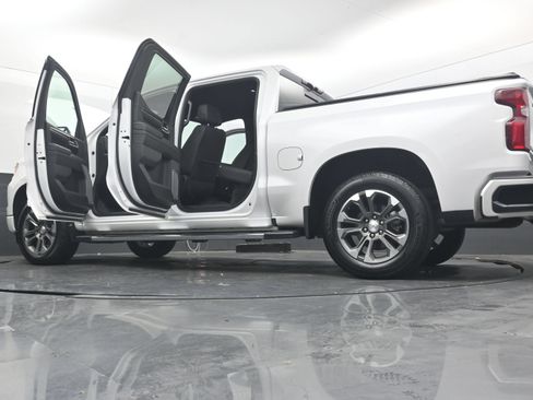 Used 2024 Chevrolet Silverado 1500 High Country w/ Z71 Off-Road Package AWD/4WD image 47