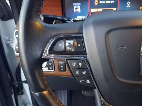 Used 2023 Lincoln Navigator Reserve w/ Monochromatic Package AWD/4WD image 18
