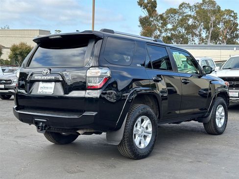 Used 2024 Toyota 4Runner SR5 AWD/4WD image 11