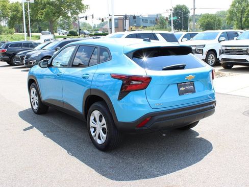 Certified 2025 Chevrolet Trax LS FWD image 25