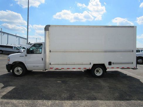 Used 2022 Ford E-350 and Econoline 350 Super Duty RWD image 6