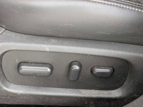 Used 2017 Ford Taurus SHO image 16