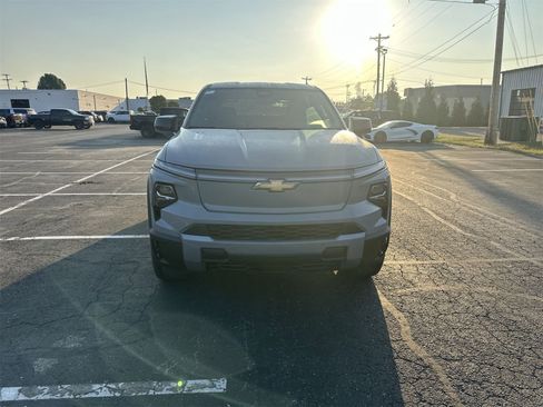 New 2026 Chevrolet Silverado EV LT image 3