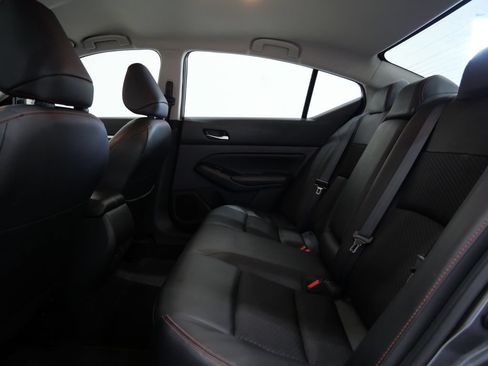 Used 2024 Nissan Altima 2.5 SR FWD image 22