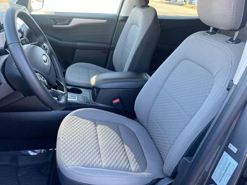 Used 2022 Ford Escape SE w/ SE Sport Appearance Package image 11