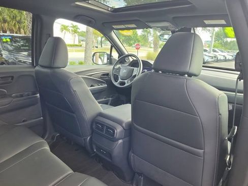 Used 2024 Honda Passport EX-L image 3