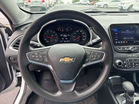 Used 2024 Chevrolet Malibu LT image 15