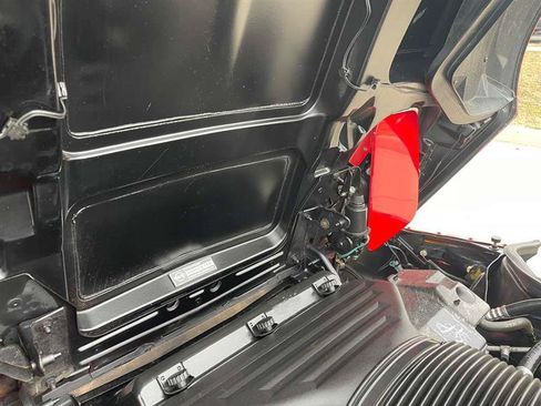 Used 1990 Chevrolet Corvette Convertible RWD image 92