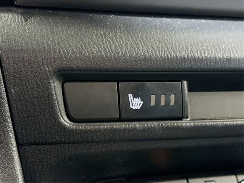 Used 2018 MAZDA MAZDA3 Touring image 18