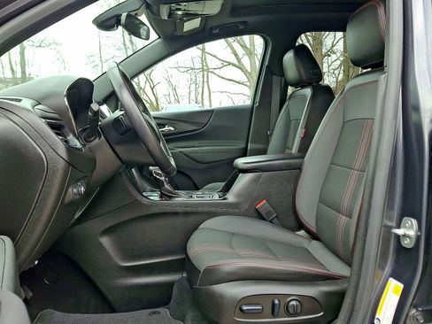 Used 2022 Chevrolet Equinox RS w/ Infotainment Package FWD image 11
