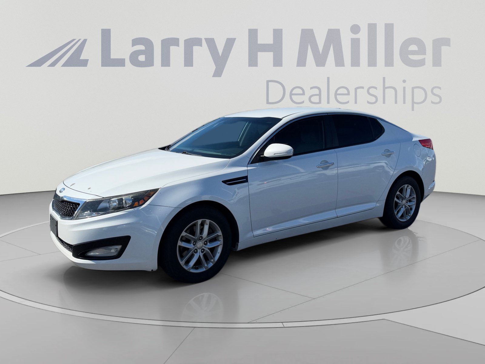 Used 2013 Kia Optima LX FWD image 1
