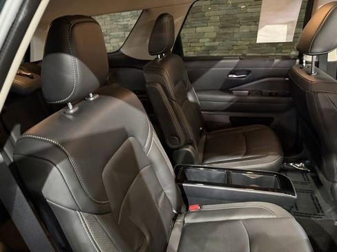 Certified 2024 Nissan Pathfinder SL w/ SL Premium Package image 35